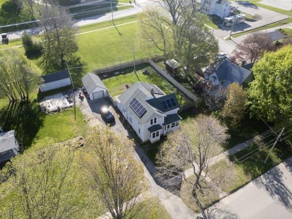 405 South Main Street, Fayette, IA 52142