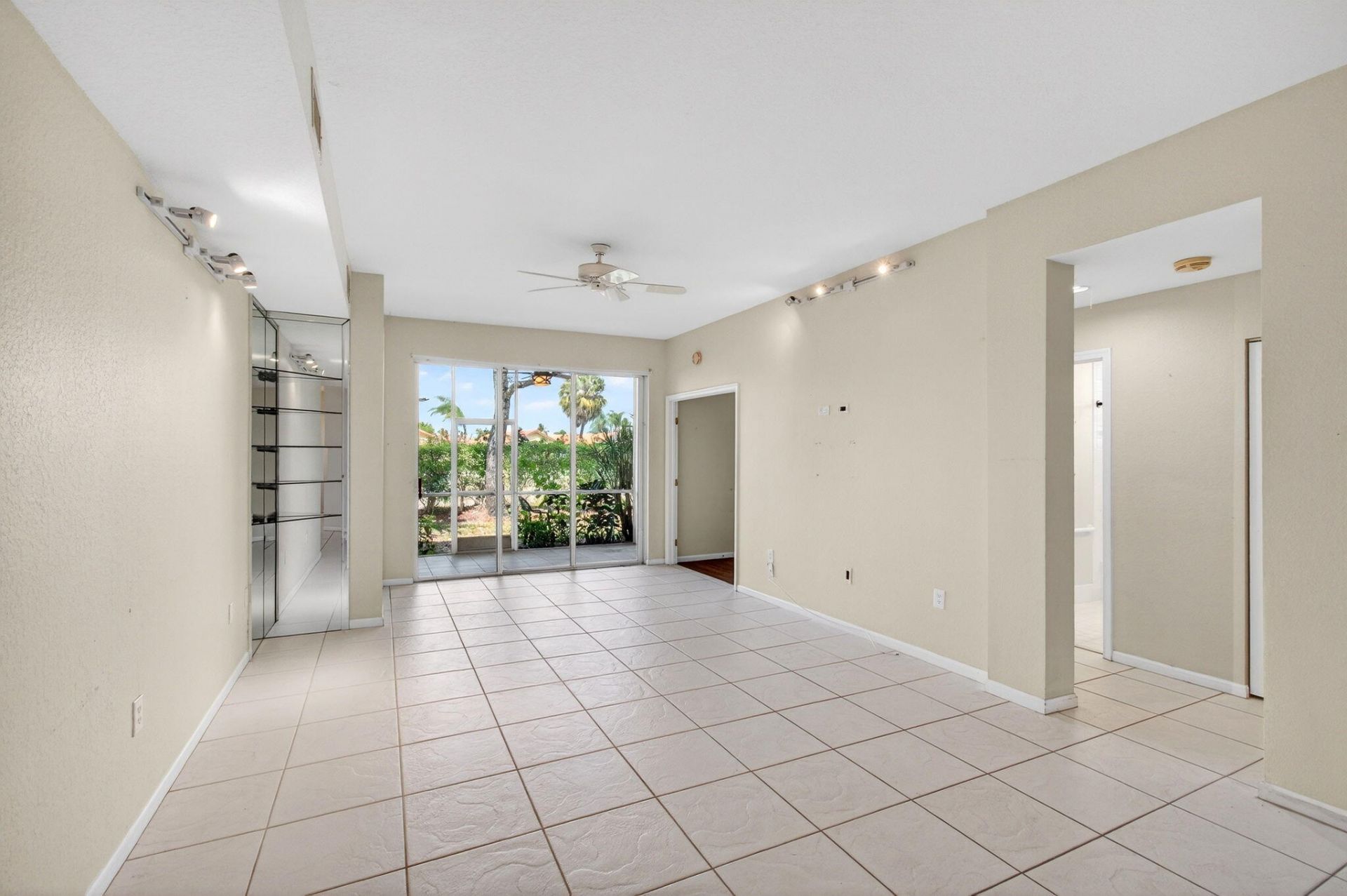 12468 Crystal Pointe Drive, Unit 102, Boynton Beach, FL 33437 Photo