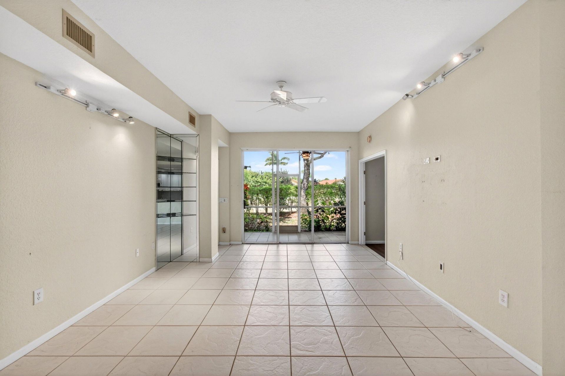 12468 Crystal Pointe Drive, Unit 102, Boynton Beach, FL 33437 Photo