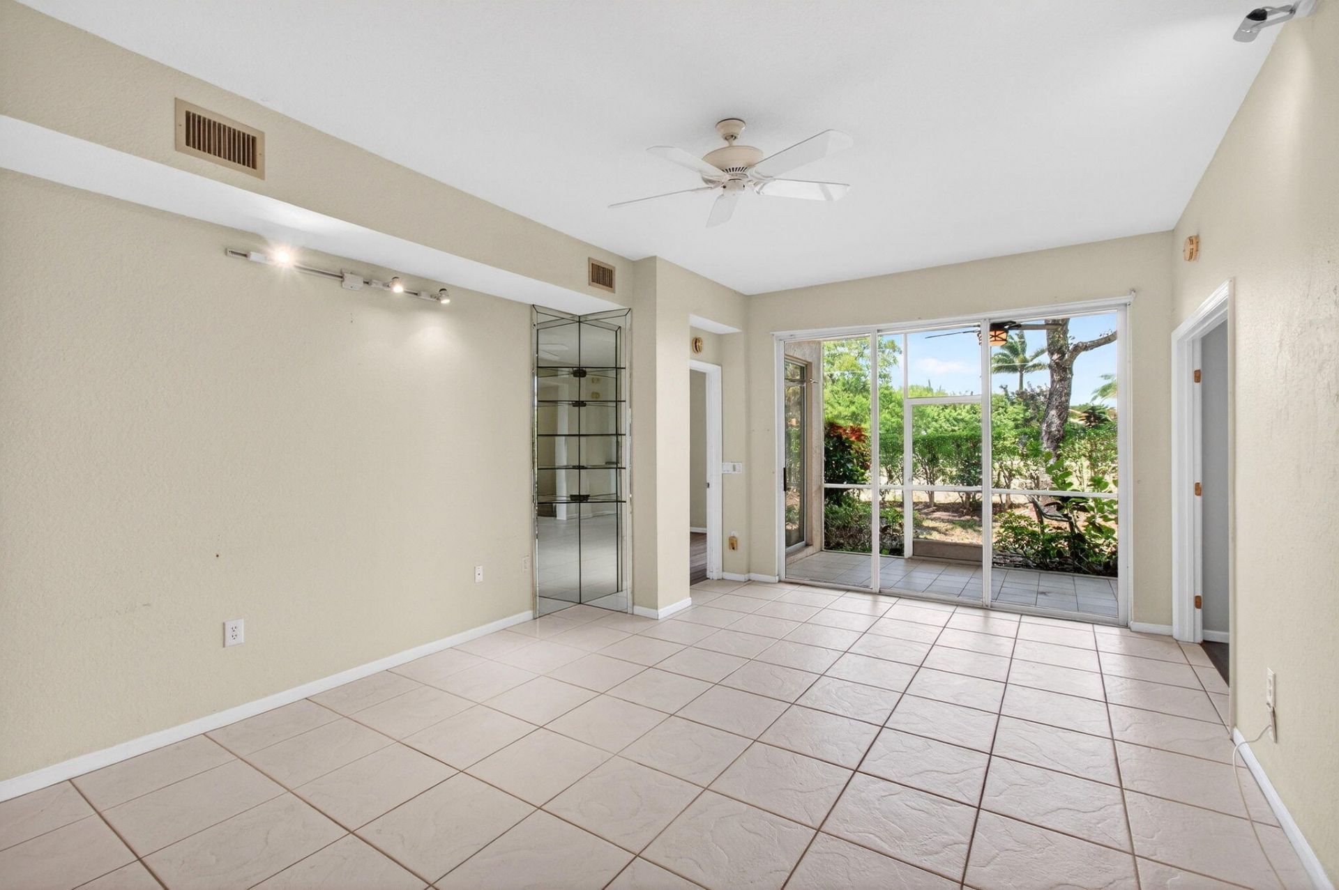 12468 Crystal Pointe Drive, Unit 102, Boynton Beach, FL 33437 Photo
