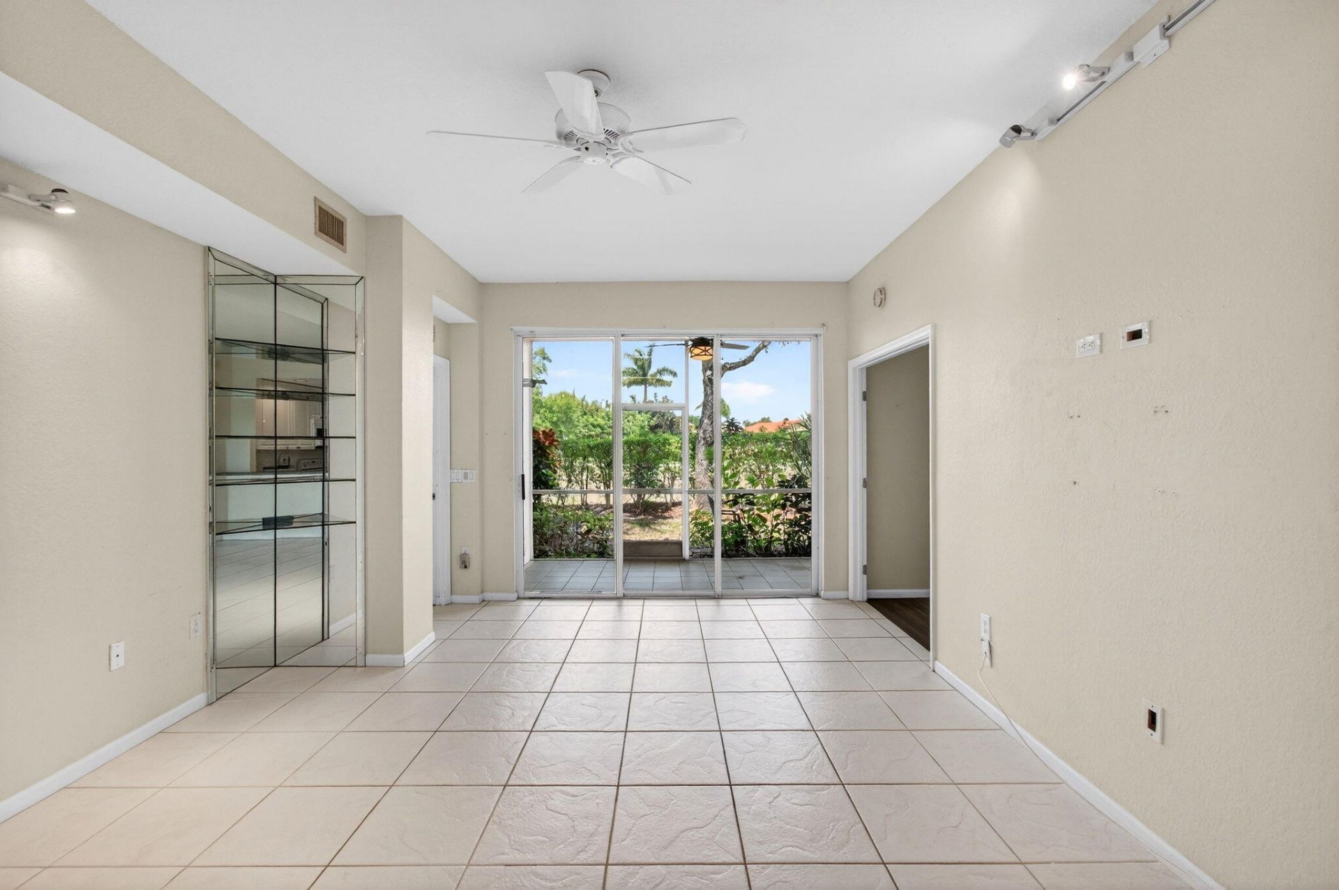 12468 Crystal Pointe Drive, Unit 102, Boynton Beach, FL 33437 Photo