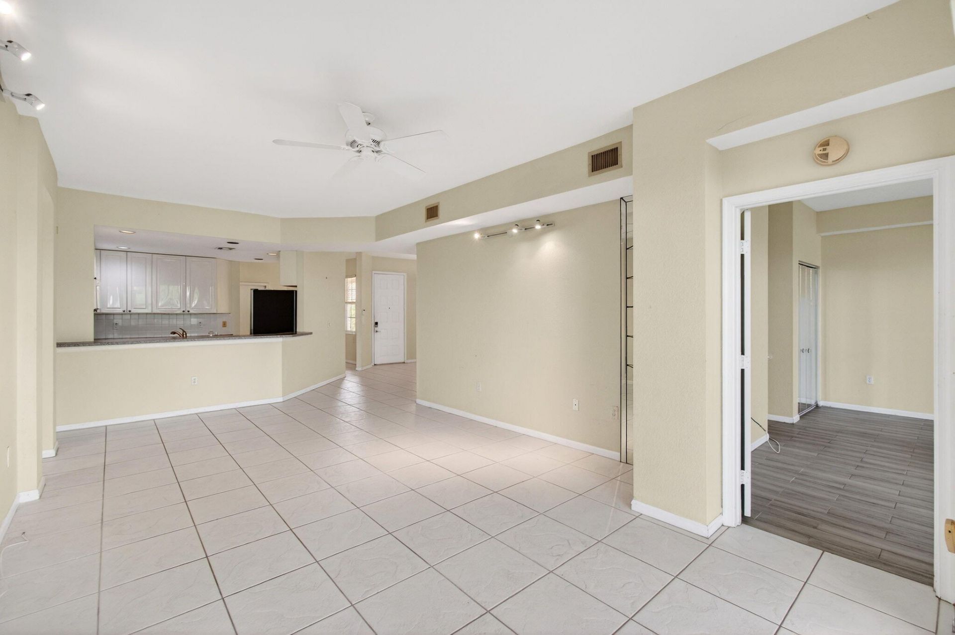 12468 Crystal Pointe Drive, Unit 102, Boynton Beach, FL 33437 Photo