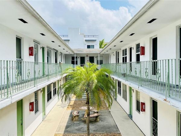 1824 Monroe St, Unit 11, Hollywood, FL 33020
