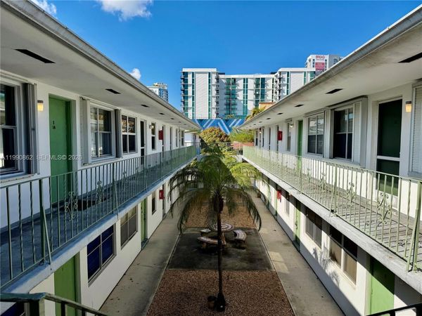 1824 Monroe St, Unit 11, Hollywood, FL 33020