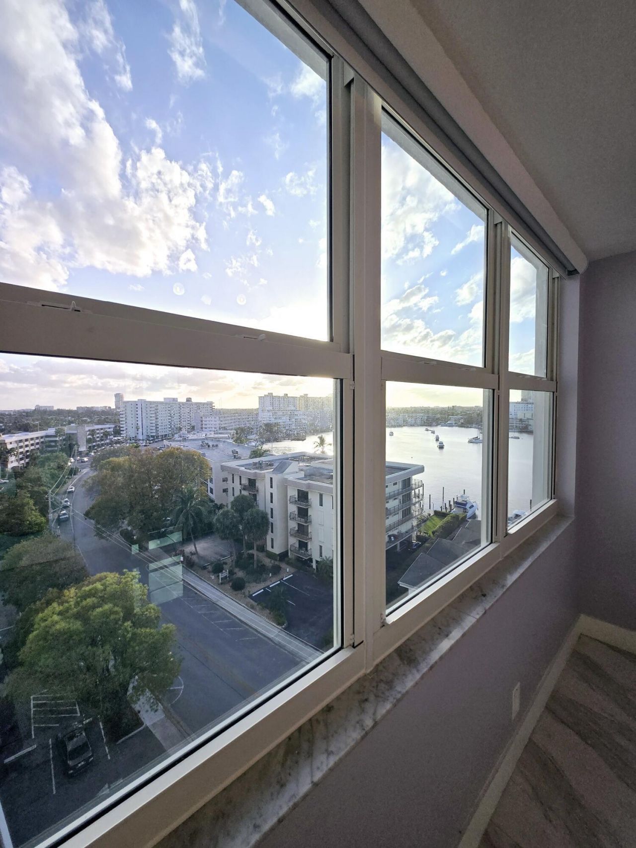 137 Golden Isles Drive, Unit 914, Hallandale Beach, FL 33009 Photo