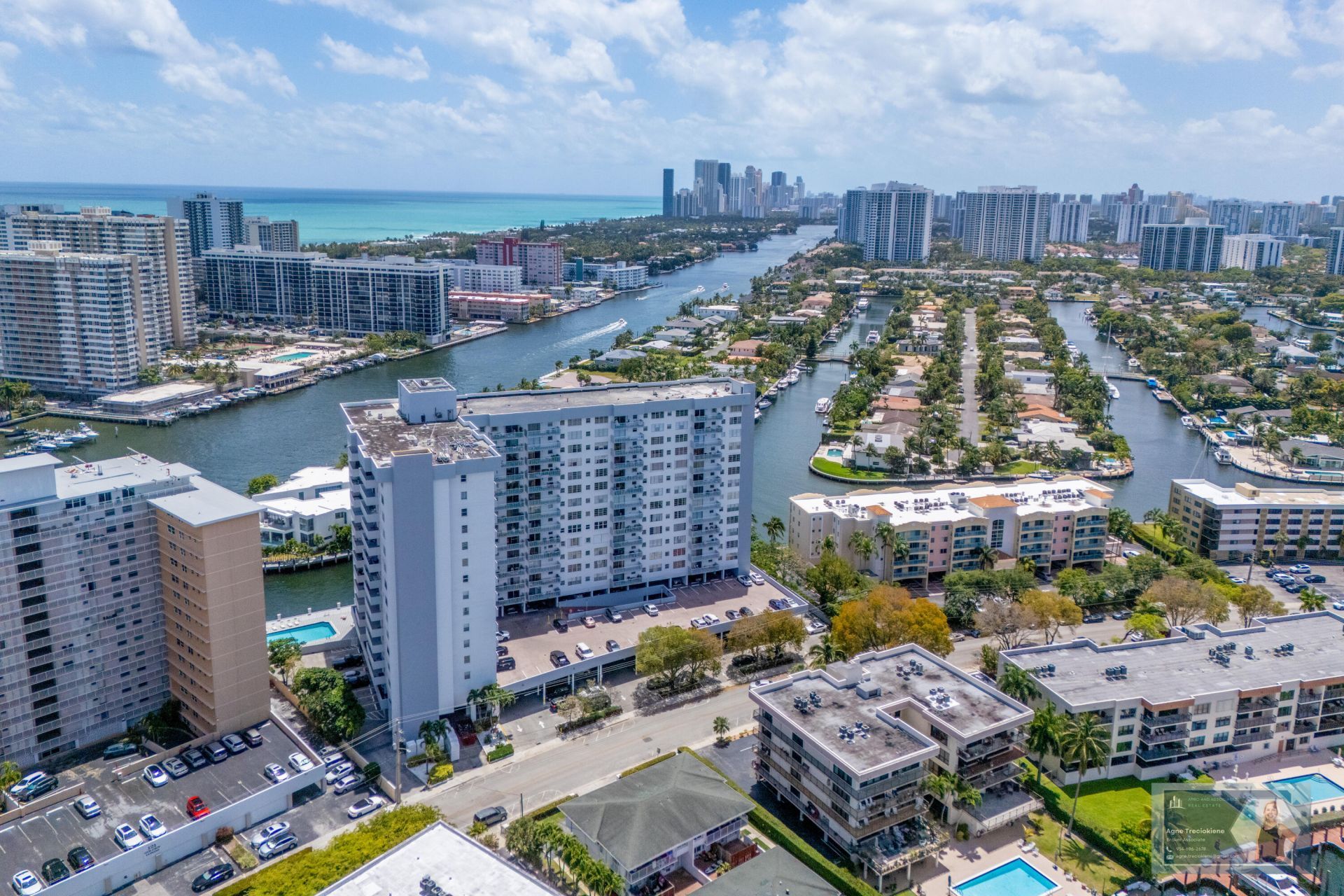 137 Golden Isles Drive, Unit 914, Hallandale Beach, FL 33009 Photo