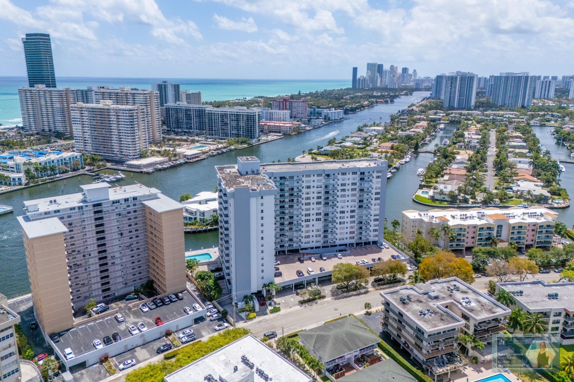 137 Golden Isles Drive, Unit 914, Hallandale Beach, FL 33009 Photo