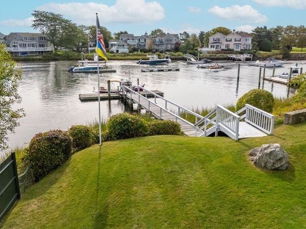41 Hayward Rd, Barnstable, MA 02632