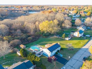 57 Mohawk Dr, Seekonk, MA 02771