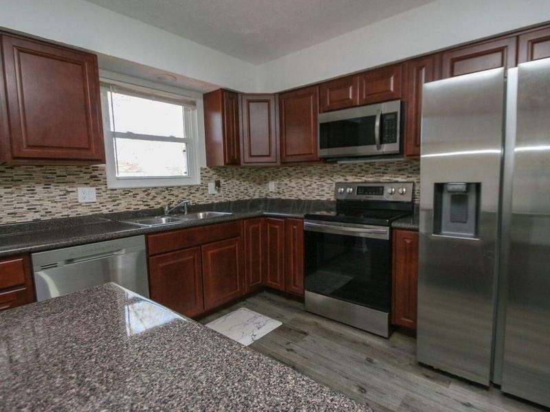 1080 Arapaho Avenue , Worthington, OH 43085 Photo 4