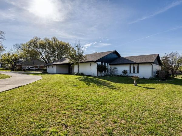 7520 Hewitt Street, North Richland Hills, TX 76182