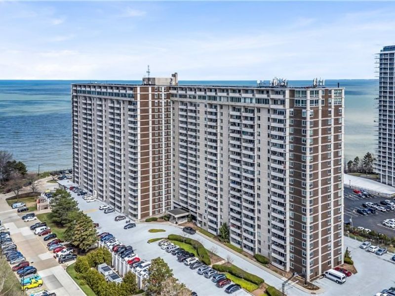 12900 Lake Avenue, Unit 320, Lakewood, OH 44107 Photo 2