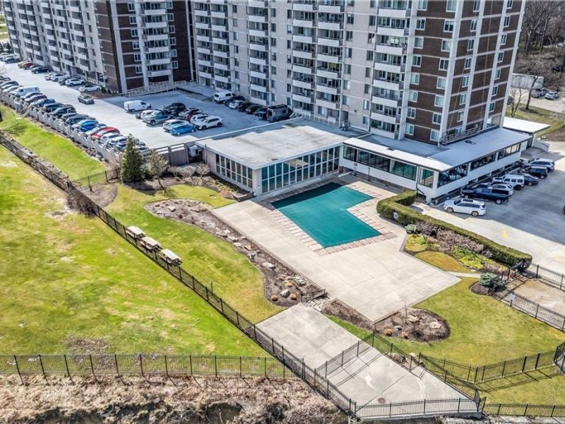 12900 Lake Avenue, Unit 320, Lakewood, OH 44107 Photo 28