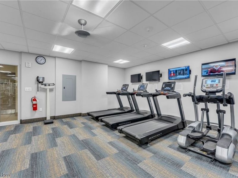 12900 Lake Avenue, Unit 320, Lakewood, OH 44107 Photo 29