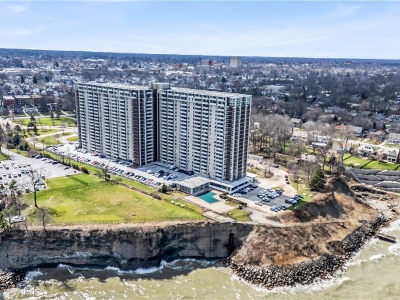 12900 Lake Avenue, Unit 320, Lakewood, OH 44107 Photo 3