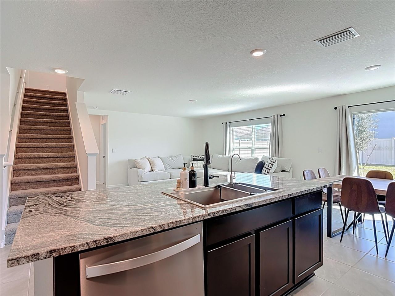 9201 Sapphire Creek Place , Temple Terrace, FL 33637 Photo