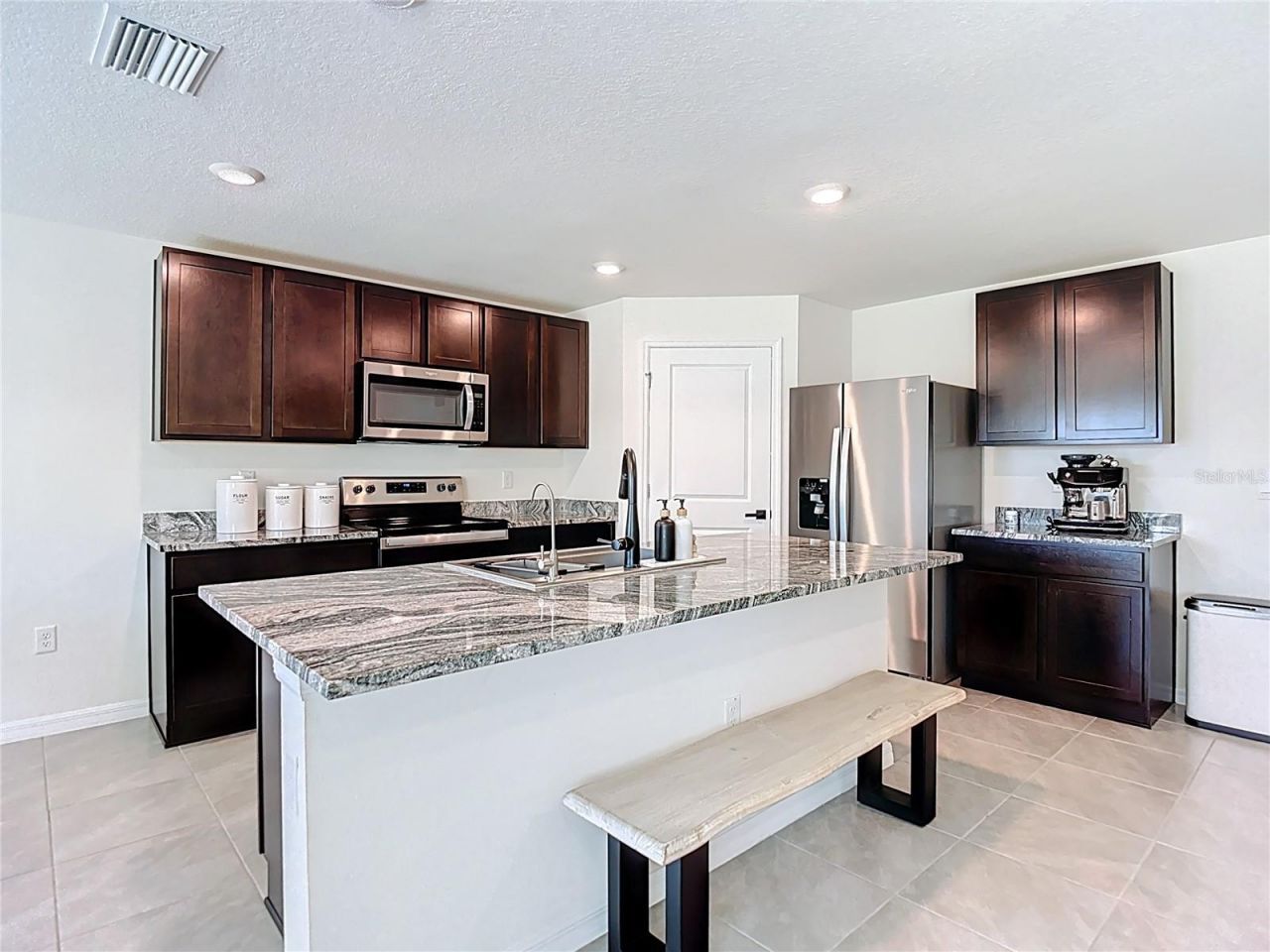 9201 Sapphire Creek Place , Temple Terrace, FL 33637 Photo