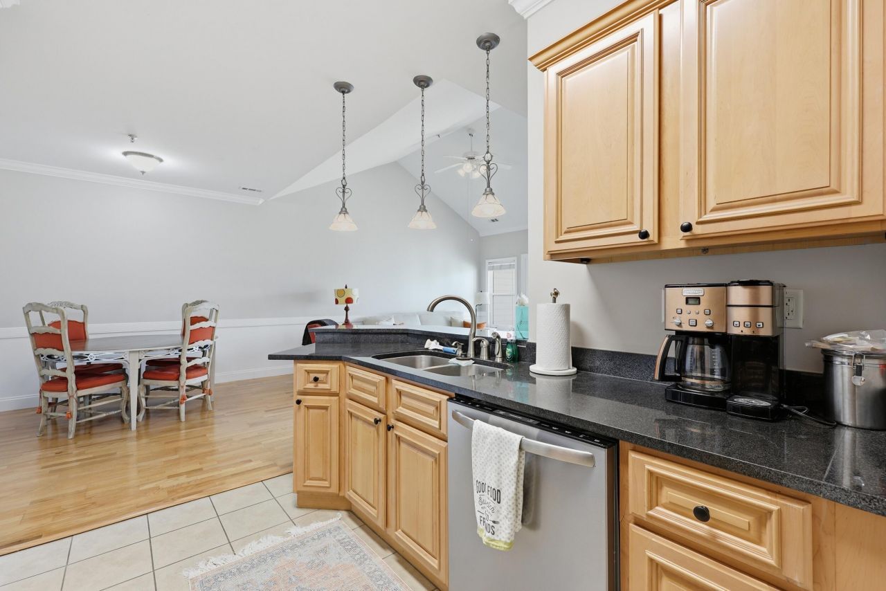 1984 Folly Road Photo 13