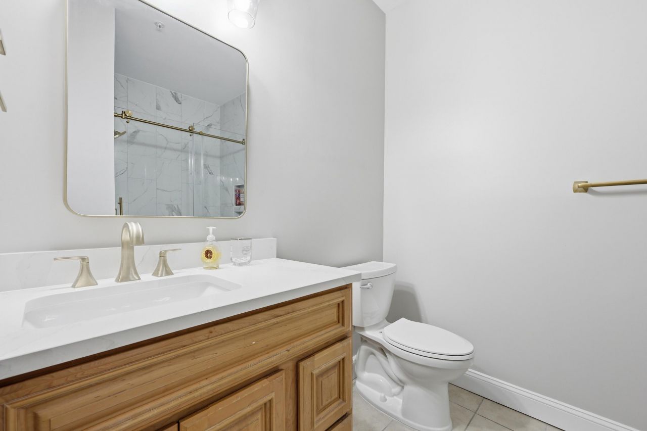 1984 Folly Road Photo 6