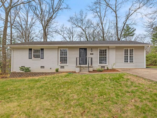 702 Albert Road, Signal Mountain, TN 37377