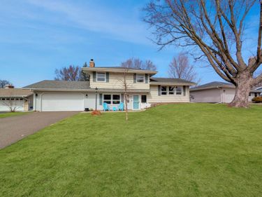 8500 34th Avenue N, New Hope, MN 55427