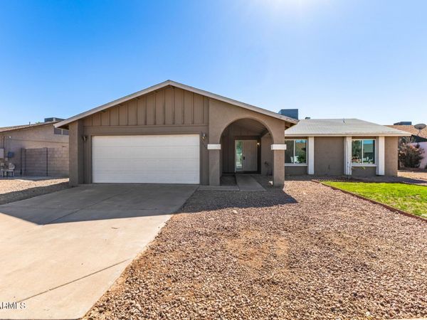 1525 S CHESTNUT Circle, Mesa, AZ 85204