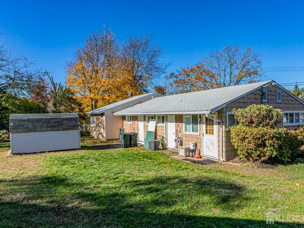 3 Stanworth Road, Kendall Park, NJ 08824