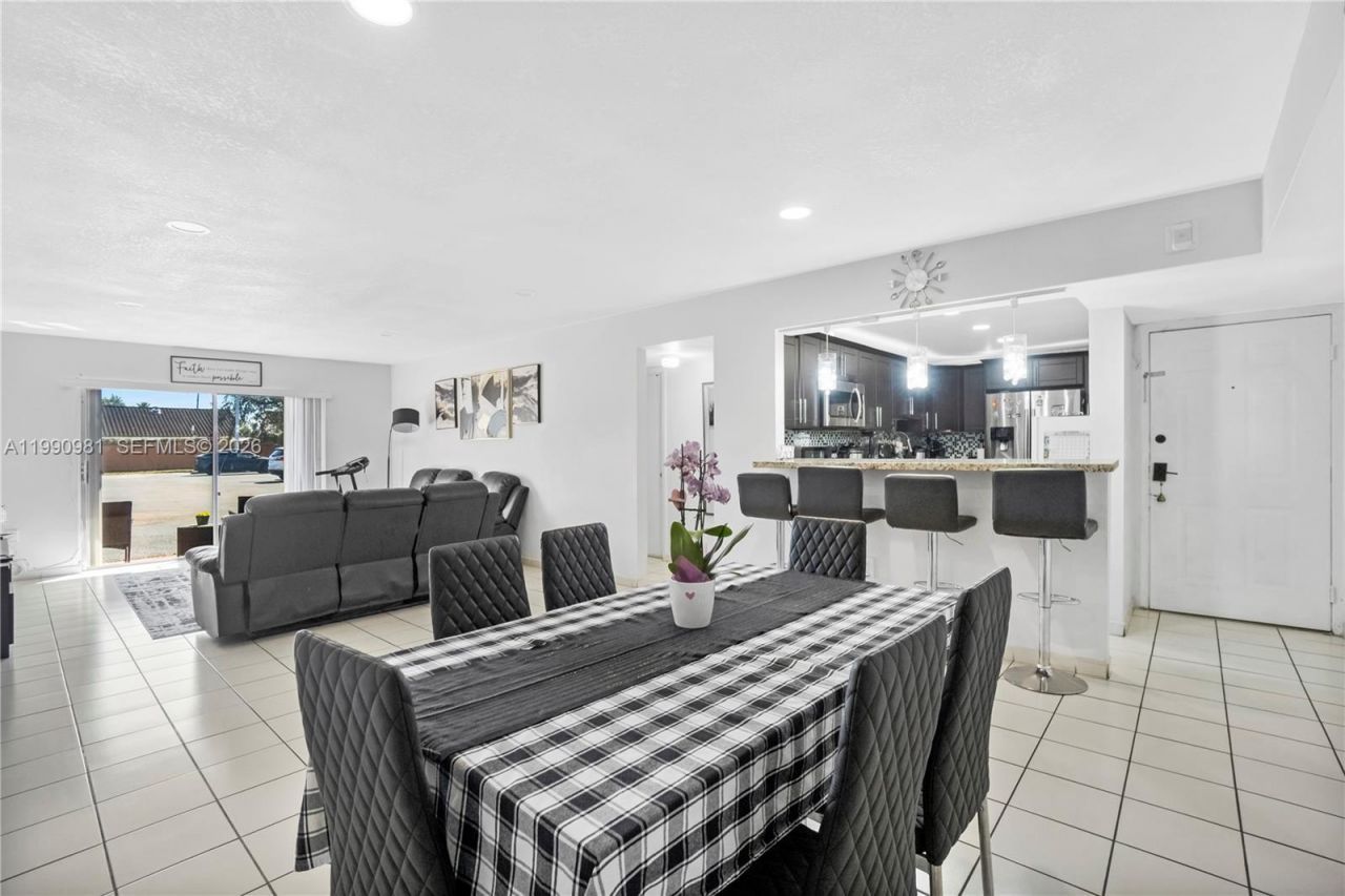 9403 SW 76th St , Unit Y17, Miami, FL 33173 Photo