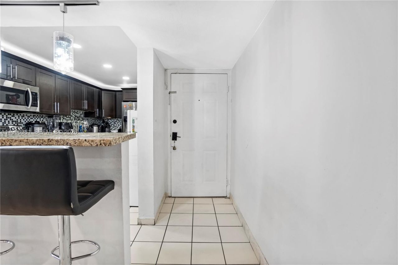 9403 SW 76th St , Unit Y17, Miami, FL 33173 Photo