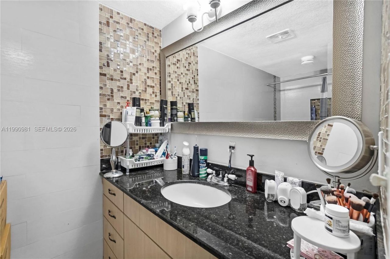 9403 SW 76th St , Unit Y17, Miami, FL 33173 Photo