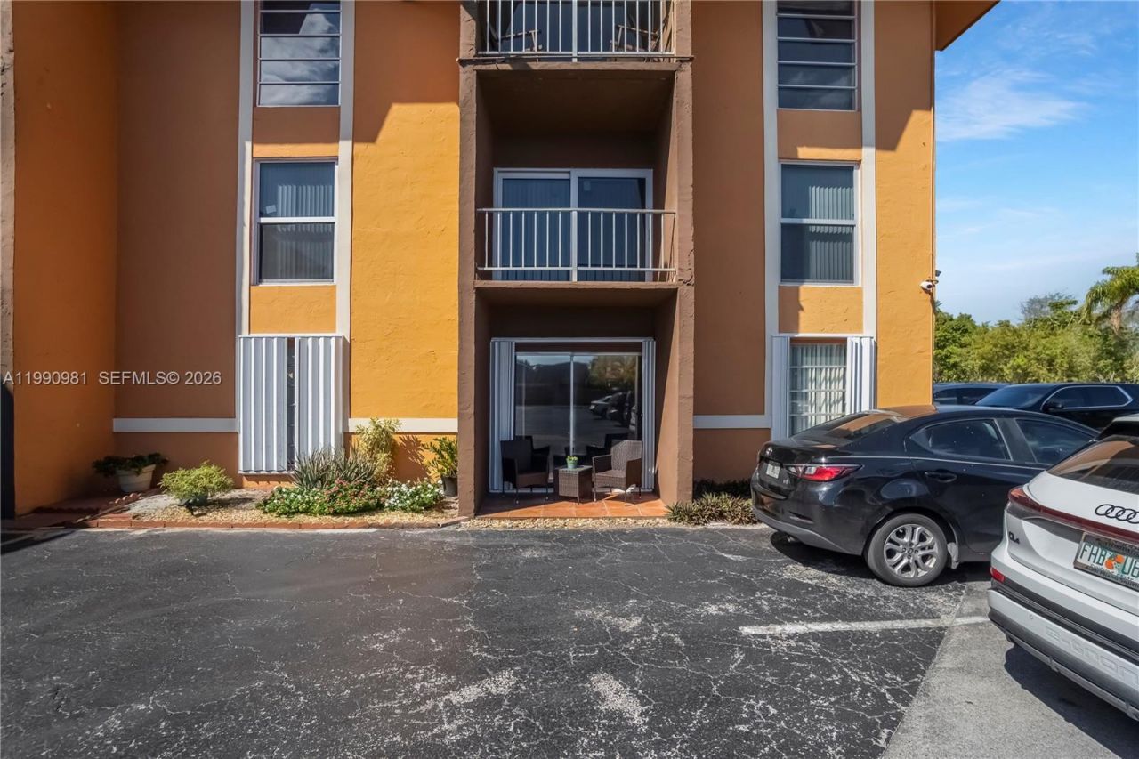 9403 SW 76th St , Unit Y17, Miami, FL 33173 Photo
