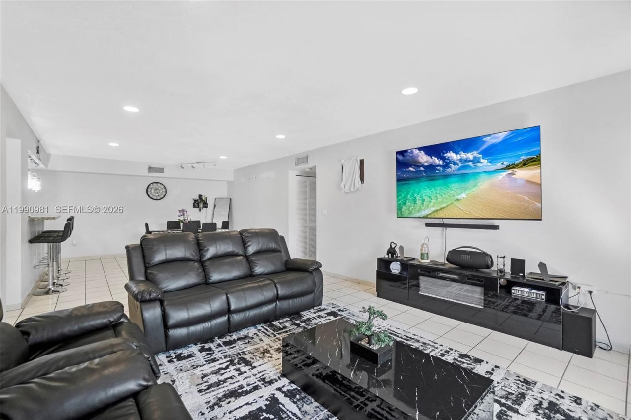 9403 SW 76th St , Unit Y17, Miami, FL 33173 Photo