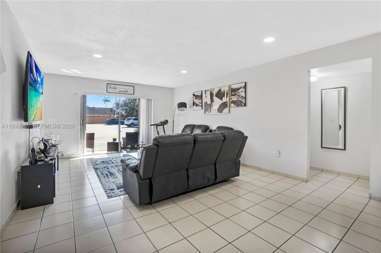 9403 SW 76th St , Unit Y17, Miami, FL 33173 Photo