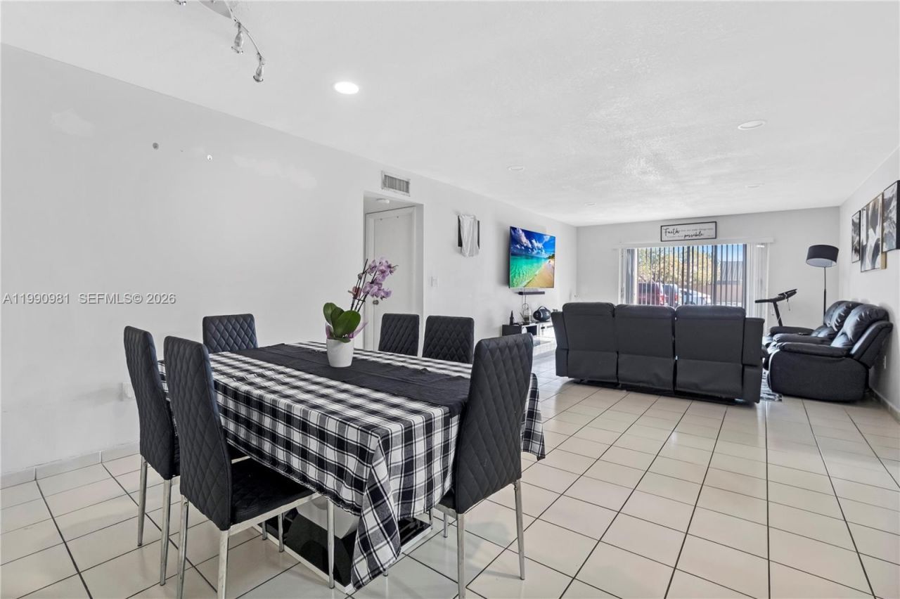 9403 SW 76th St , Unit Y17, Miami, FL 33173 Photo