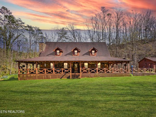 1215 Old Piney Rd, Maryville, TN 37803