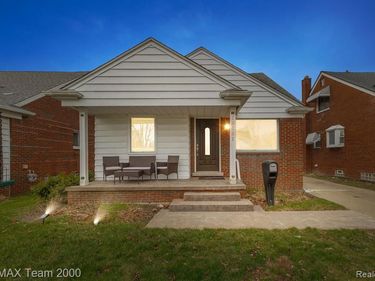 15551 Warwick Avenue, Allen Park, MI 48101