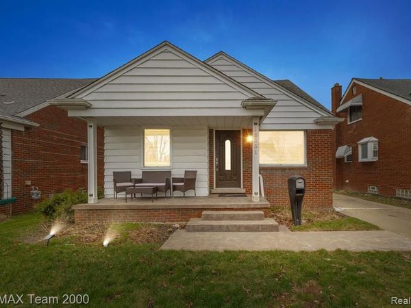 15551 Warwick Avenue, Allen Park, MI 48101