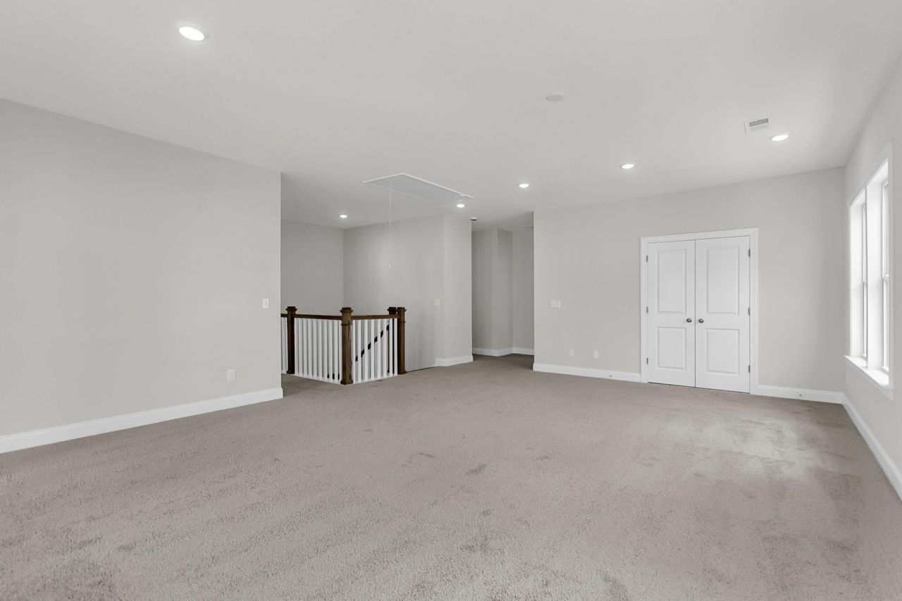 768 Maynard Lane Photo 32