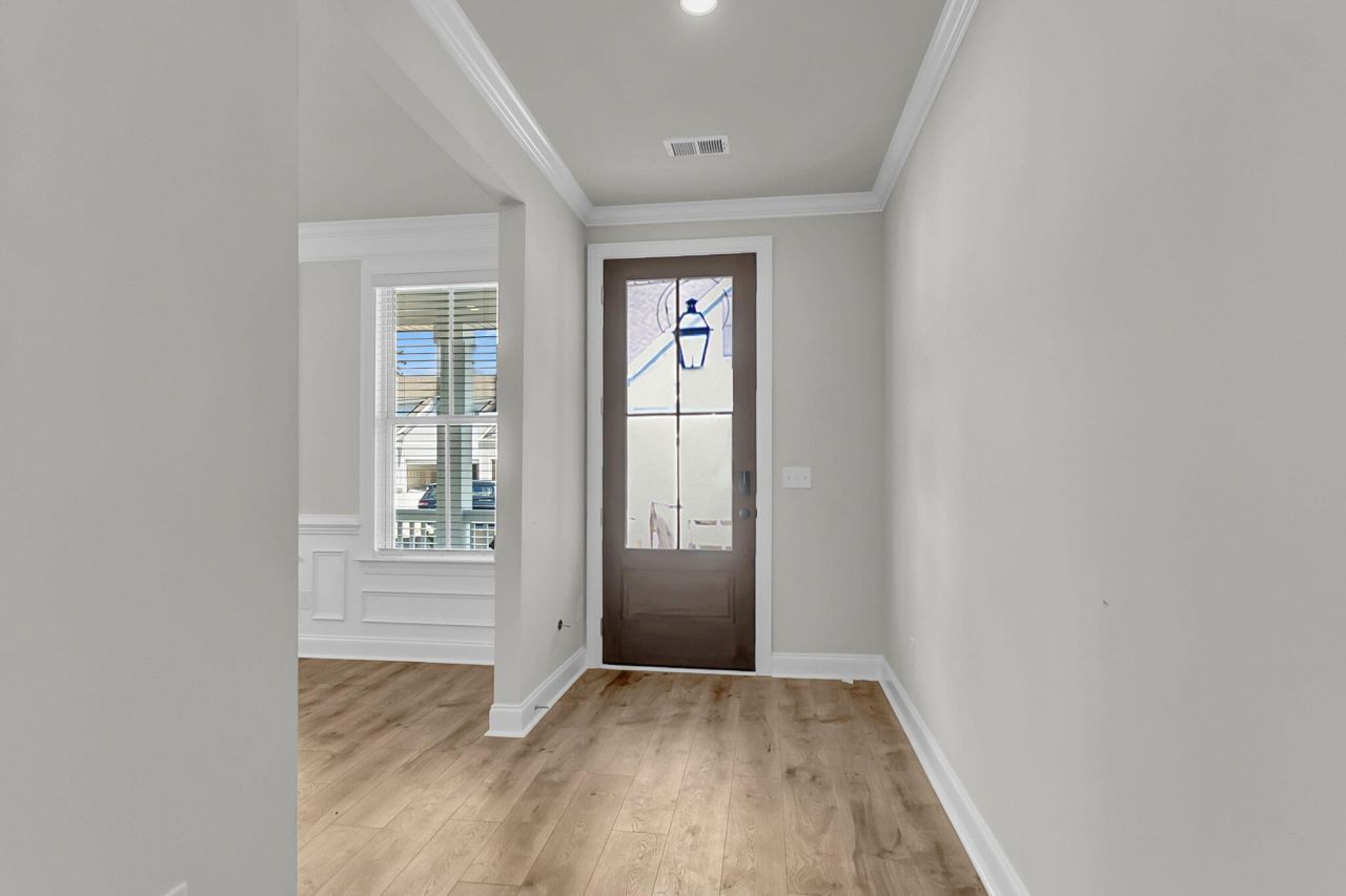 768 Maynard Lane Photo 4