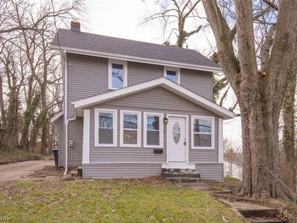 1184 Niagara Avenue Akron, OH 44305