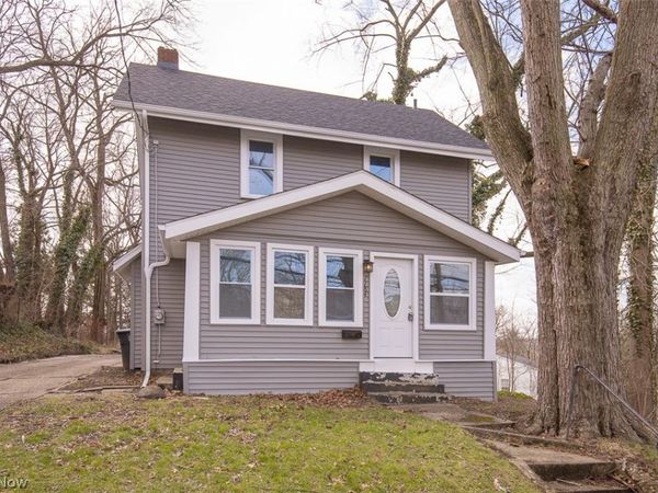 1184 Niagara Avenue , Akron, OH 44305