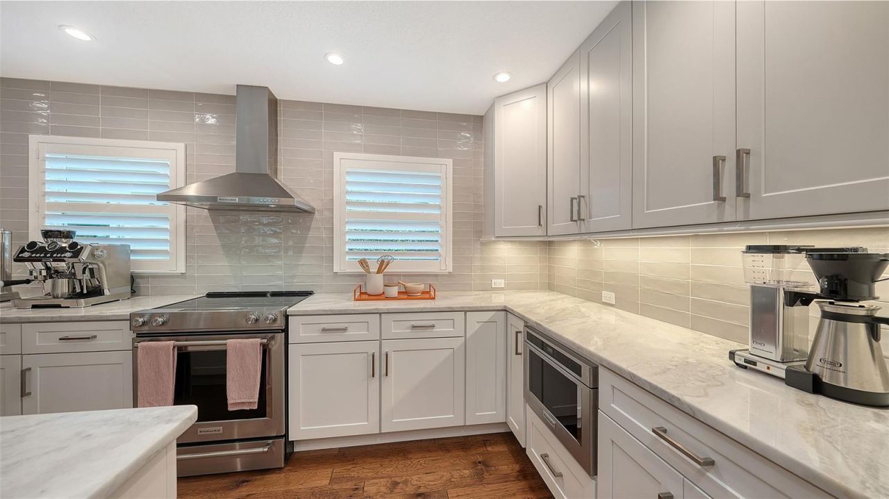 1661 S Jefferson Avenue, Sarasota, FL 34239 Photo