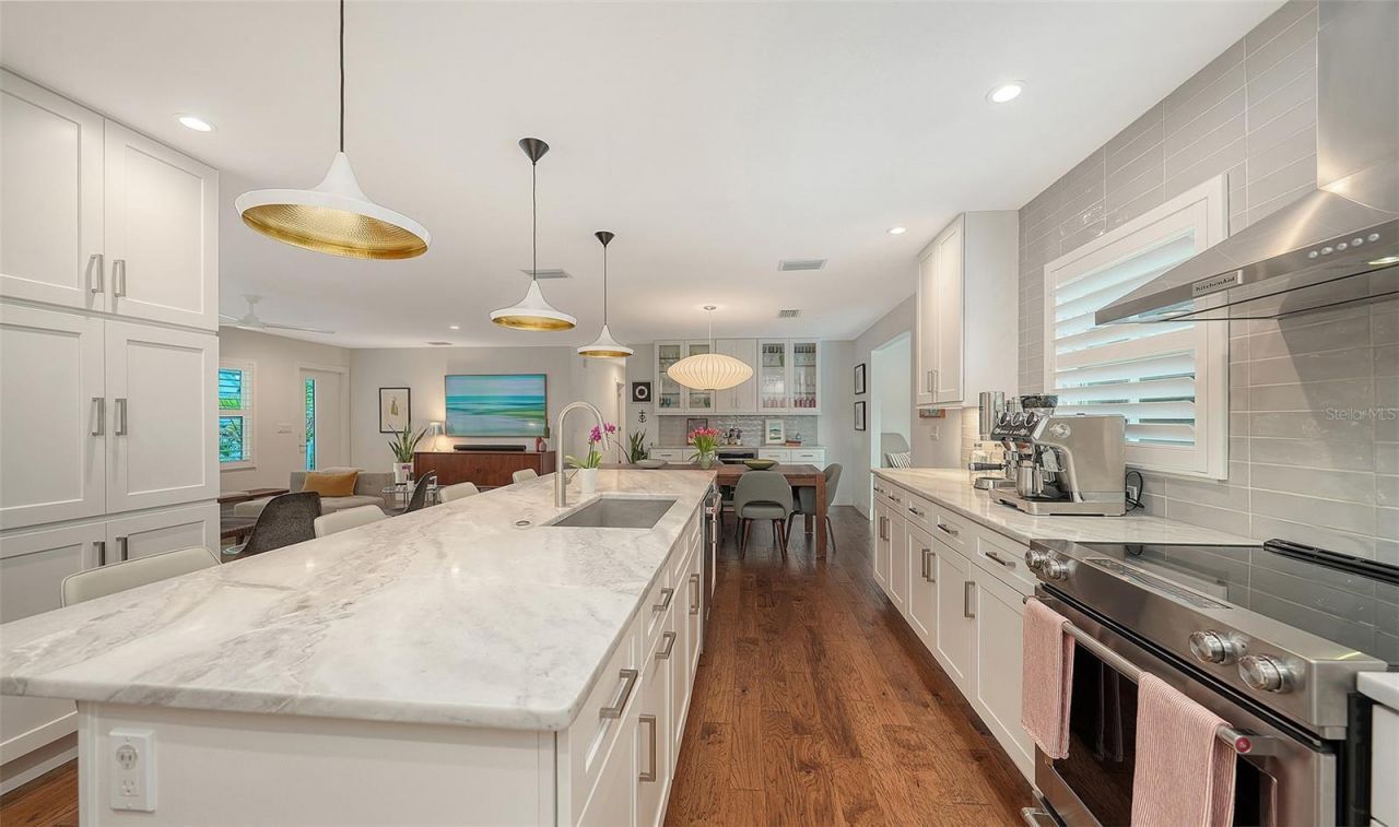 1661 S Jefferson Avenue, Sarasota, FL 34239 Photo