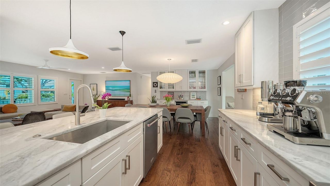 1661 S Jefferson Avenue, Sarasota, FL 34239 Photo