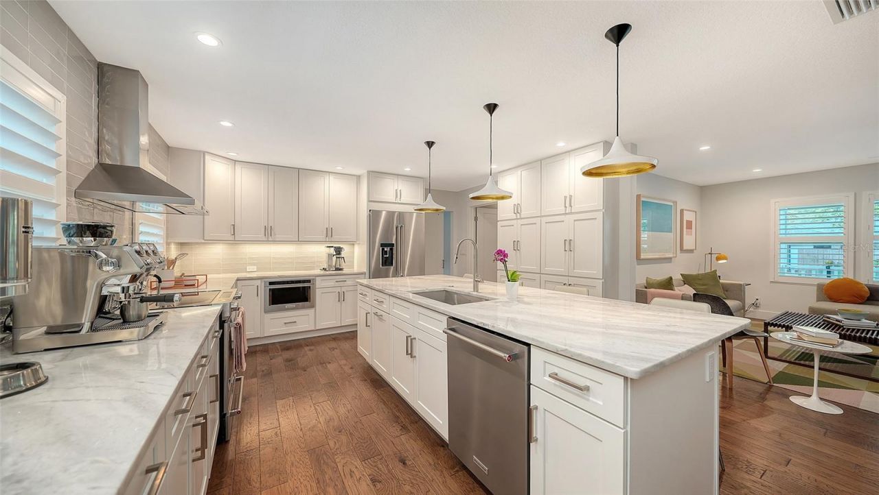 1661 S Jefferson Avenue, Sarasota, FL 34239 Photo