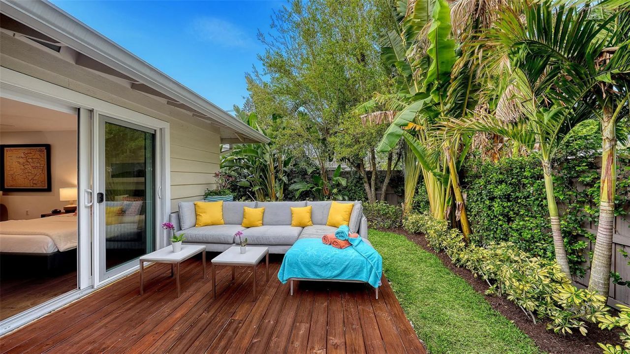 1661 S Jefferson Avenue, Sarasota, FL 34239 Photo