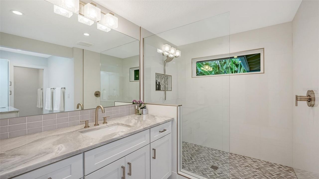 1661 S Jefferson Avenue, Sarasota, FL 34239 Photo