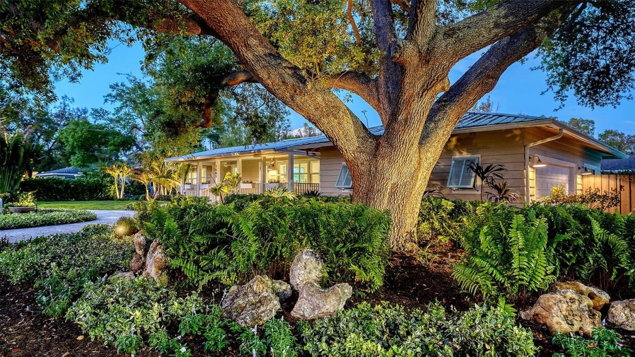 1661 S Jefferson Avenue, Sarasota, FL 34239 Photo