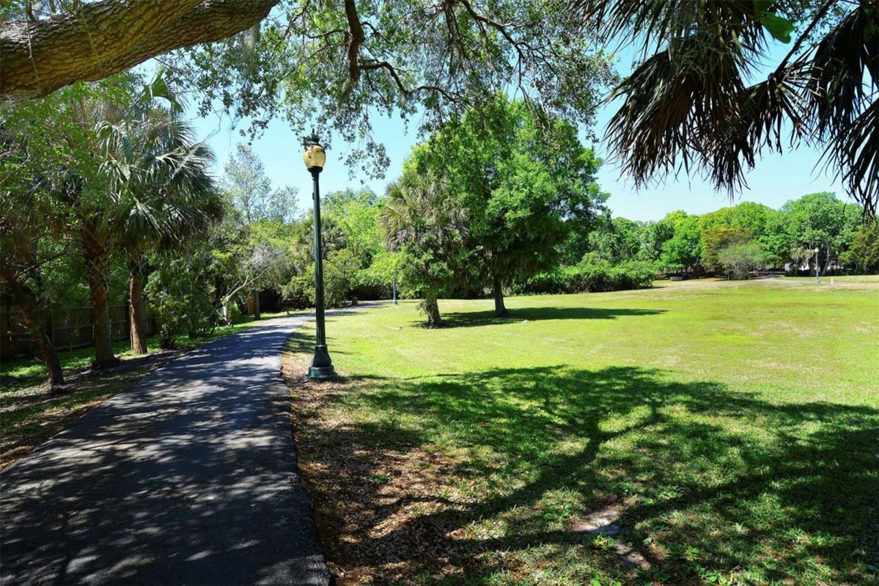 1661 S Jefferson Avenue, Sarasota, FL 34239 Photo