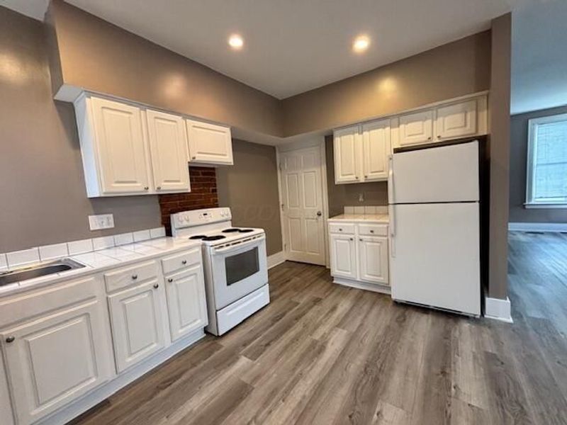 880 E Whittier Street , Columbus, OH 43206 Photo 6